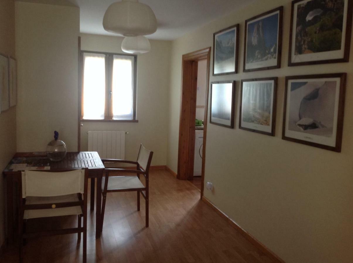 Casa De La Tila Appartement Arenas De Cabrales Buitenkant foto