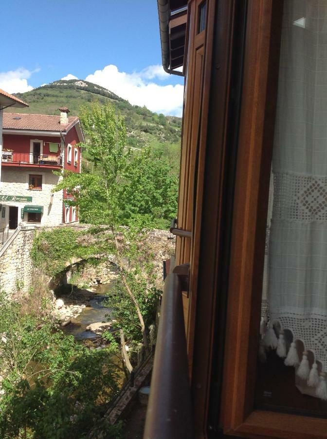 Casa De La Tila Appartement Arenas De Cabrales Buitenkant foto
